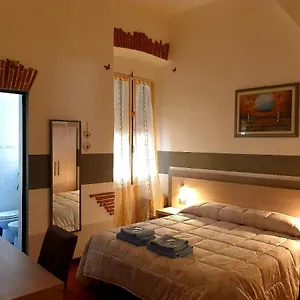 Hotel Astro, Génova