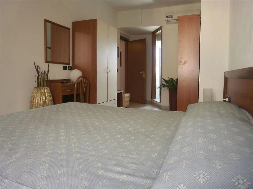 Albergo Posta Genova 3*,